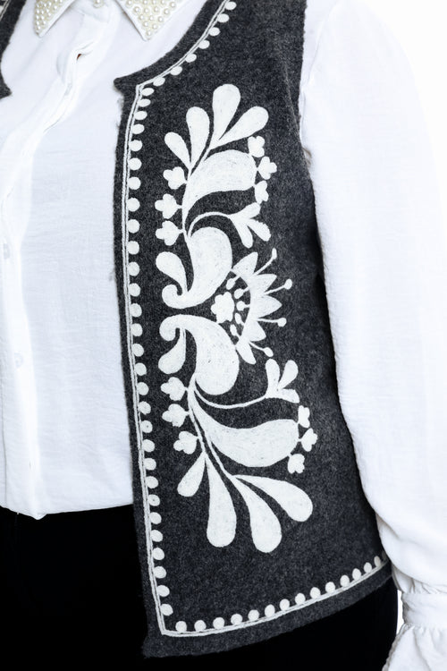 Effen mouwloos gilet met borduursels-Paprika-4