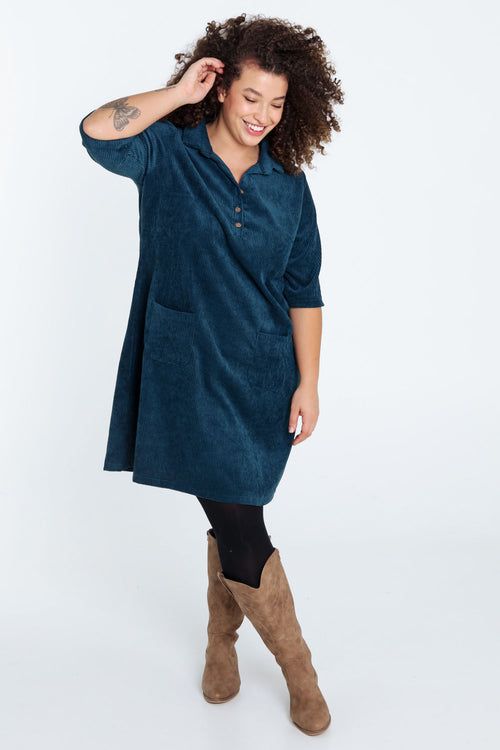 Korte, effen corduroy jurk met opgestikte zakken-Paprika-9