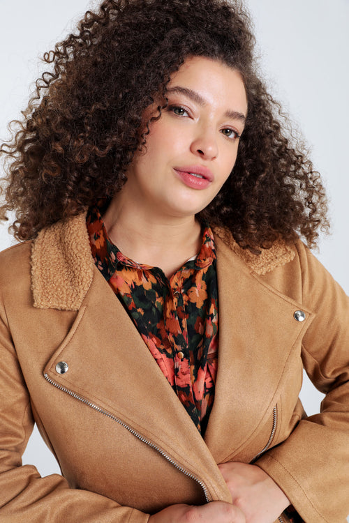 Camel / 46-Paprika-1