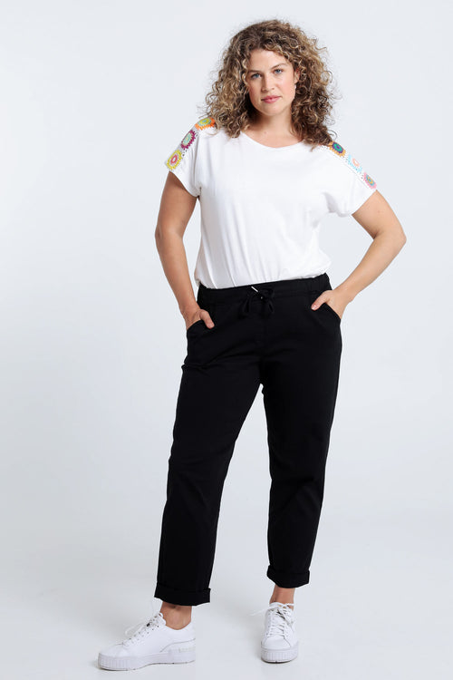 Effen 7/8-chinobroek in licht katoen met losse broekspijpen-Paprika-6