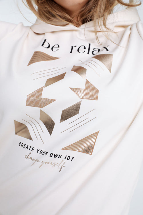 Effen trui met opschrift in folie en kap-Paprika-7