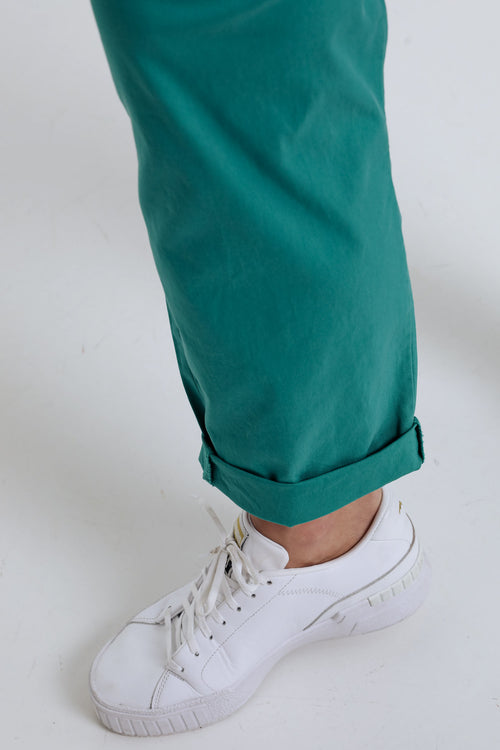 Effen 7/8-chinobroek in licht katoen met losse broekspijpen-Paprika-4