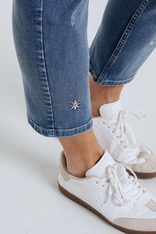 Jeans slim 7/8 avec fleurs brodées-Paprika-5