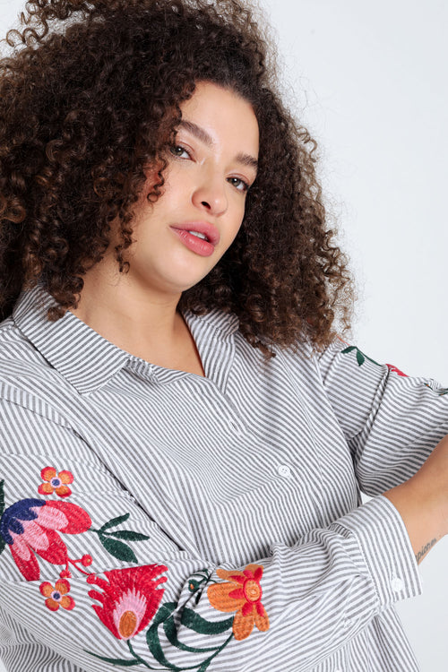 Chemise rayée avec manches brodées-Paprika-7